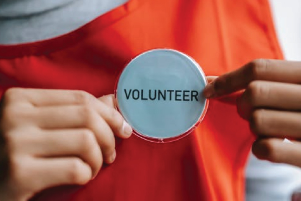 Volunteer Button